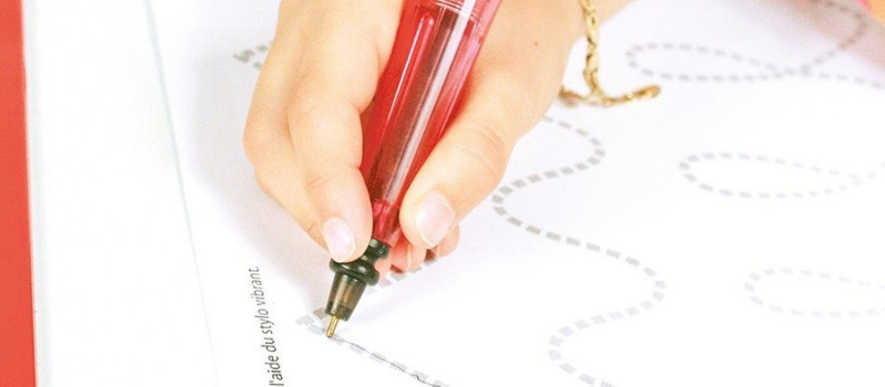 El bolígrafo vibrante para aprender a escribir